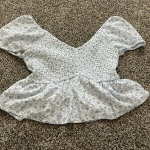 Hollister Medium flowy floral crop top